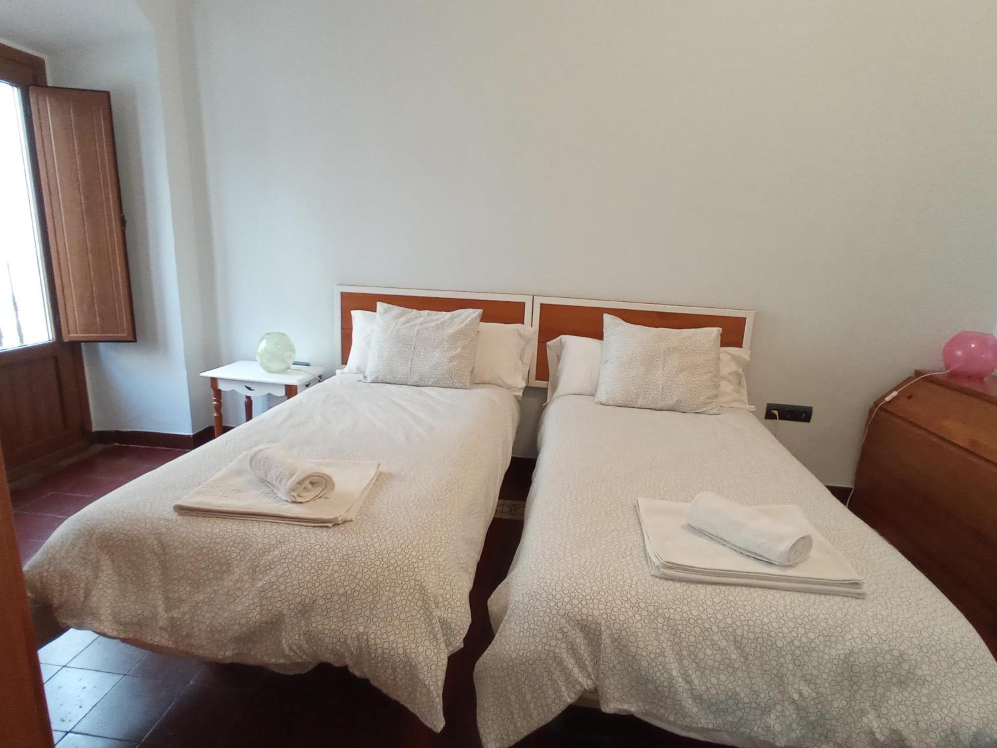 Apto La Almena 2 Junto A Plaza Mayor,2 Habitaciones,Parking Gratuito กาเซเรส ภายนอก รูปภาพ